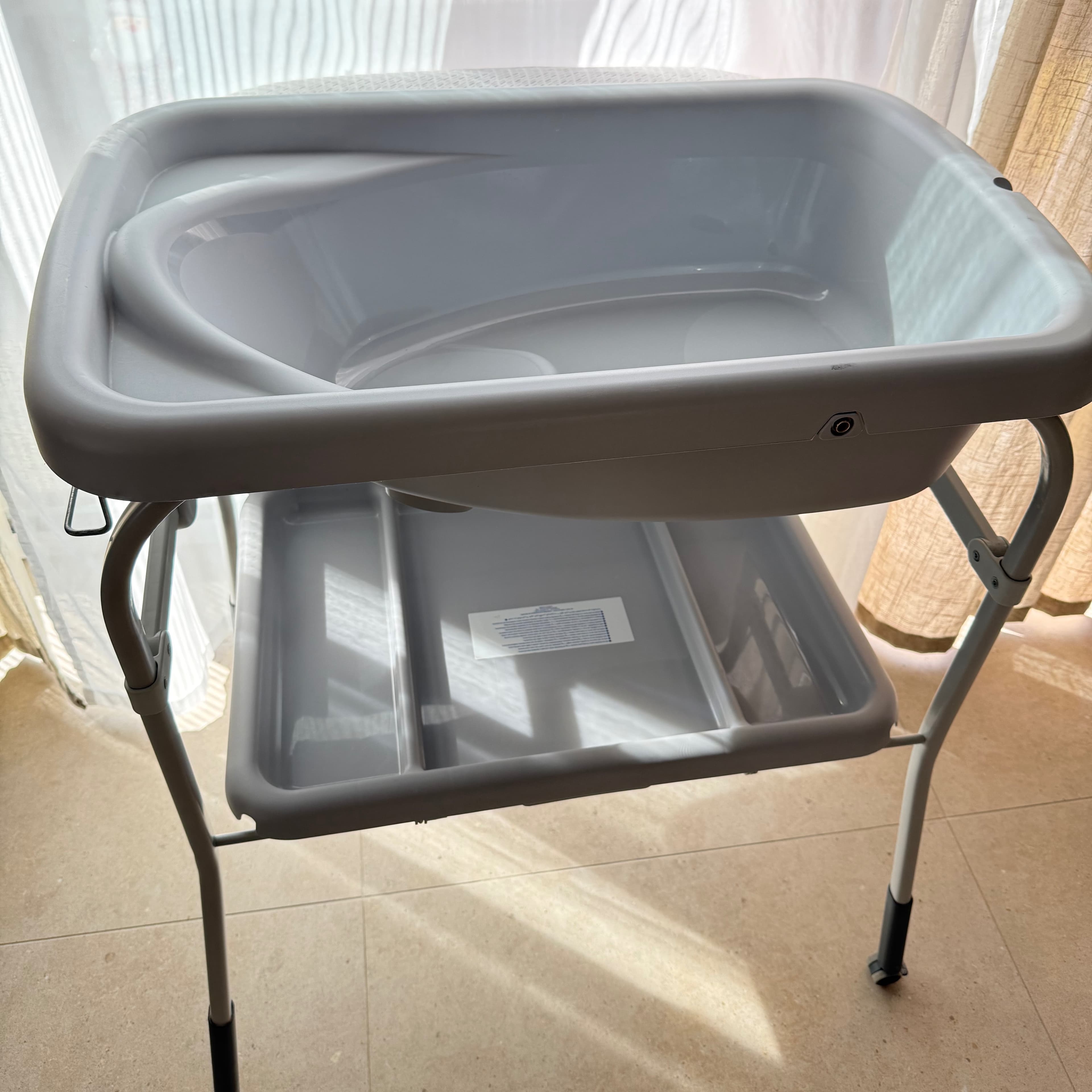 Chicco Ergonomik Bebek Küveti Değiştirme Masası ile - 2