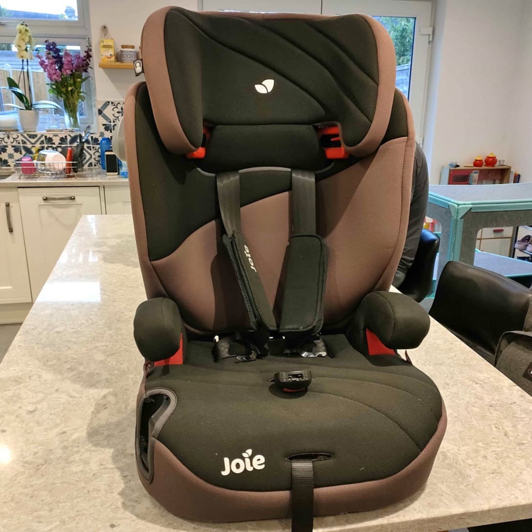 Siège d'auto Joie Elevate R129 pour tout-petit