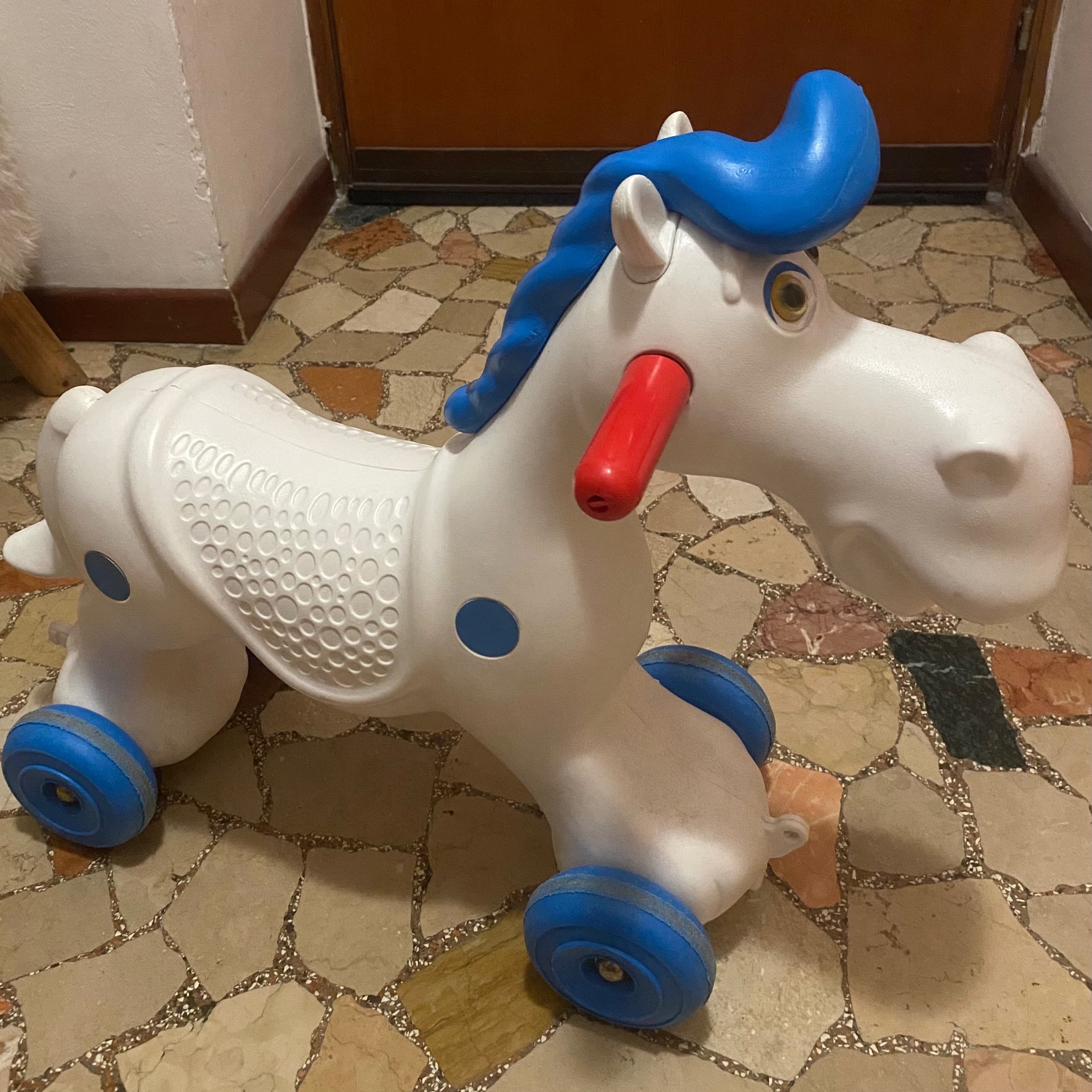 Tekerlekli at