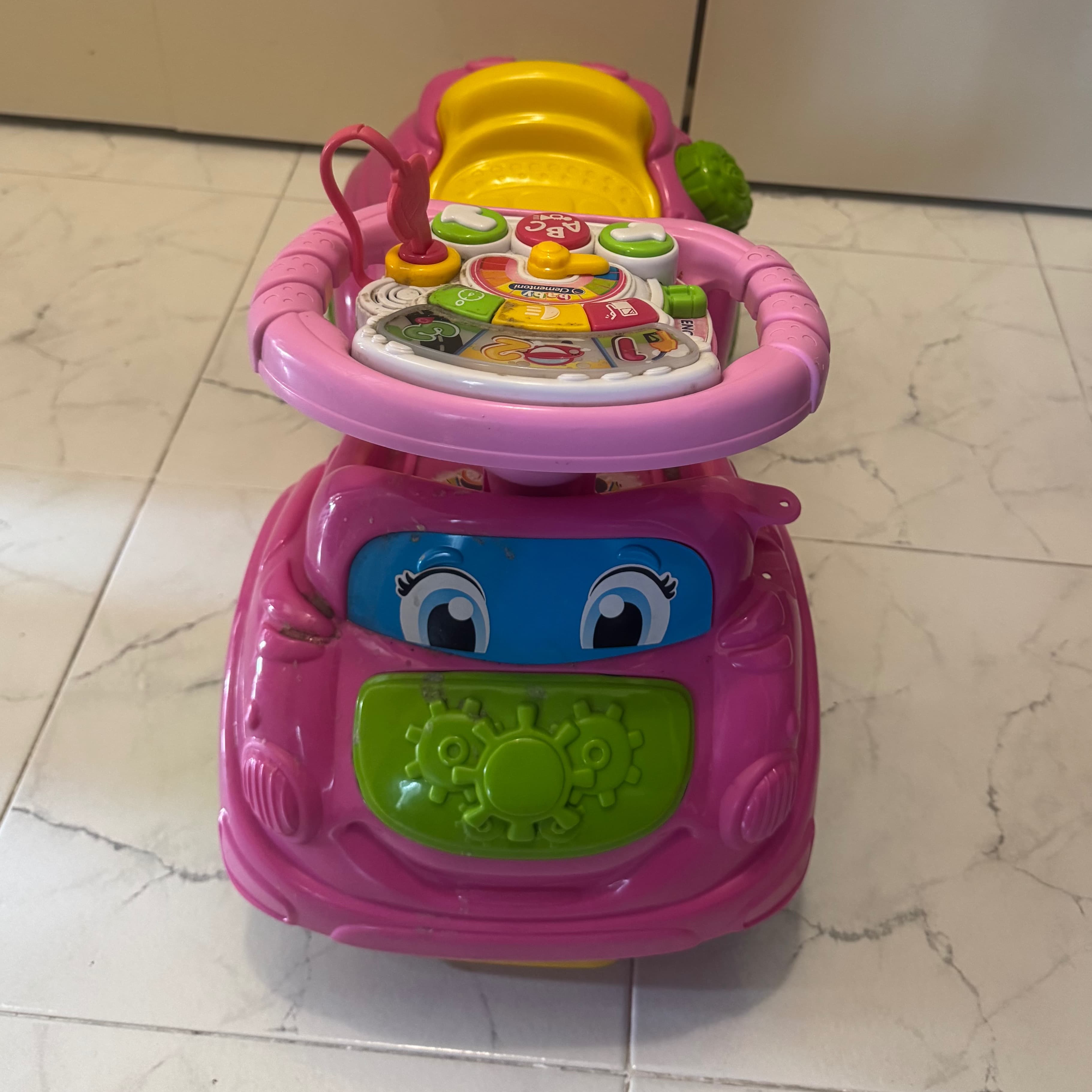 Musikalisches Spielzeugauto