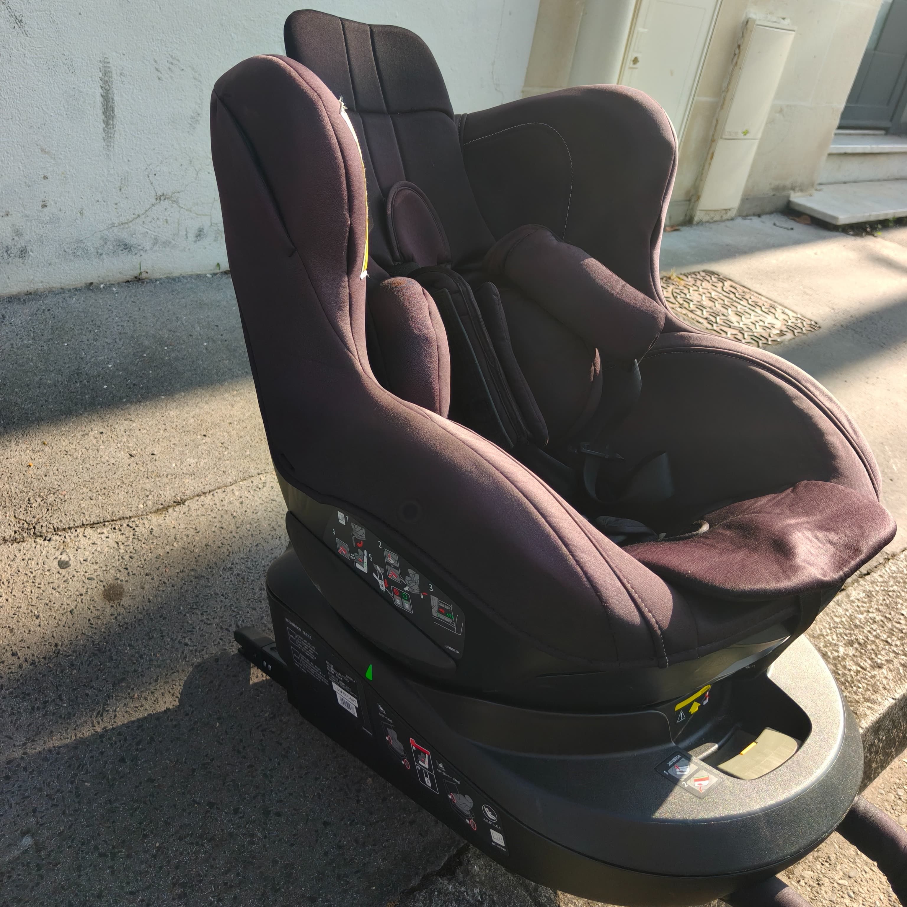 Um 360 Grad drehbarer Babysitz - 2