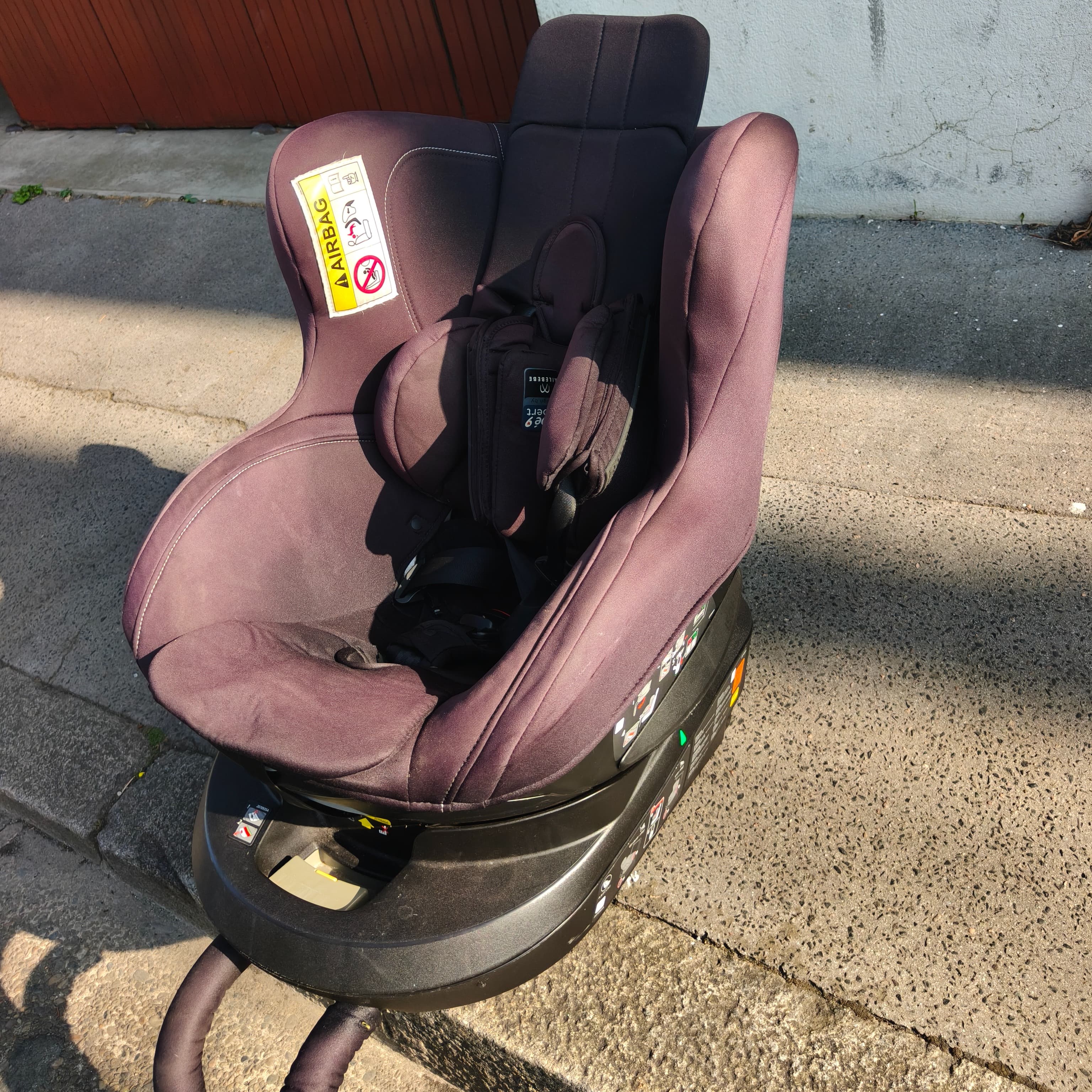 Um 360 Grad drehbarer Babysitz - 3