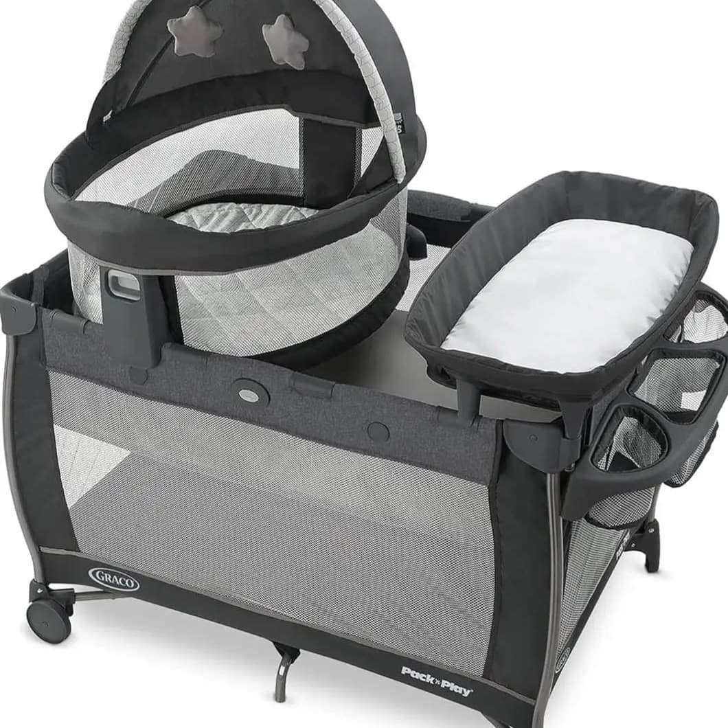 Dôme de voyage, aire de jeu, berceau et table à langer Pack 'n Play de Graco