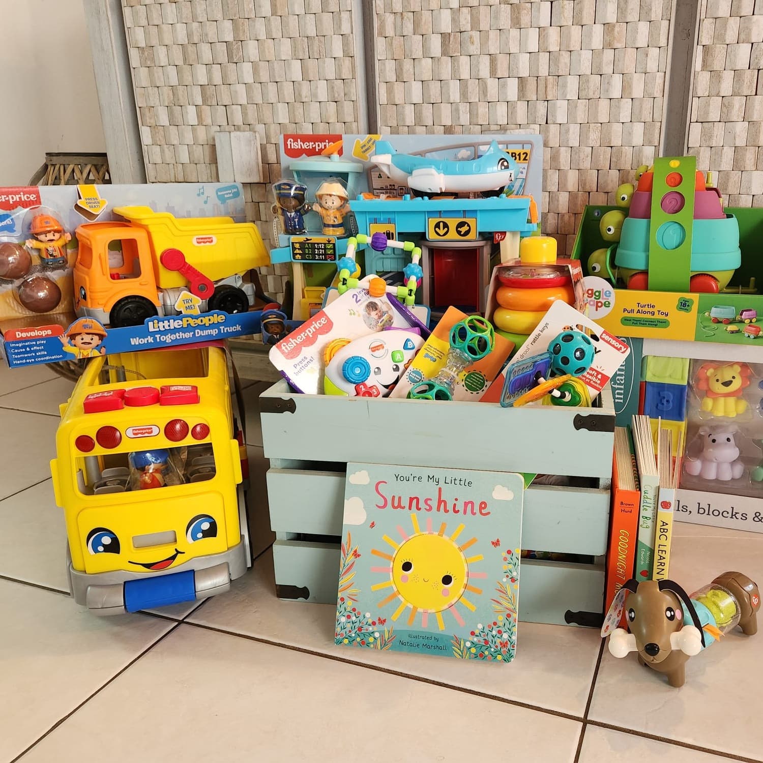 Jouets assortis - Adaptés à l'âge de l'enfant. - 3