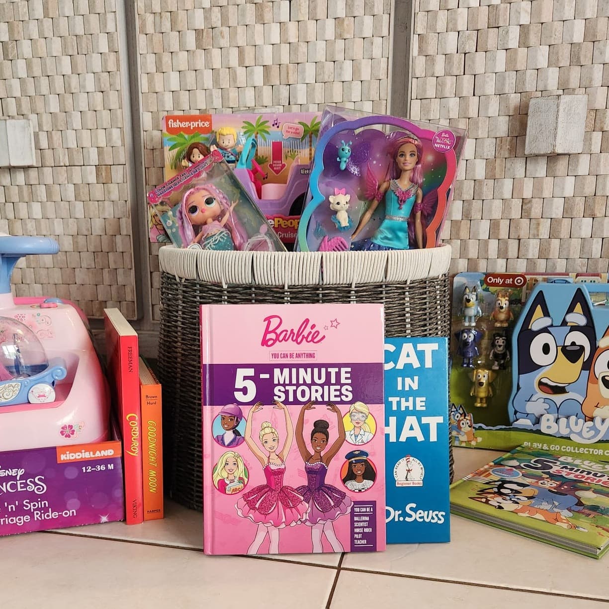 Jouets assortis - Adaptés à l'âge de l'enfant. - 2