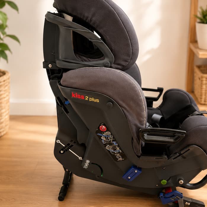 Klippan Kiss 2 Plus 2 und BeSafe iZi Combi X4 Isofix Dual - 2