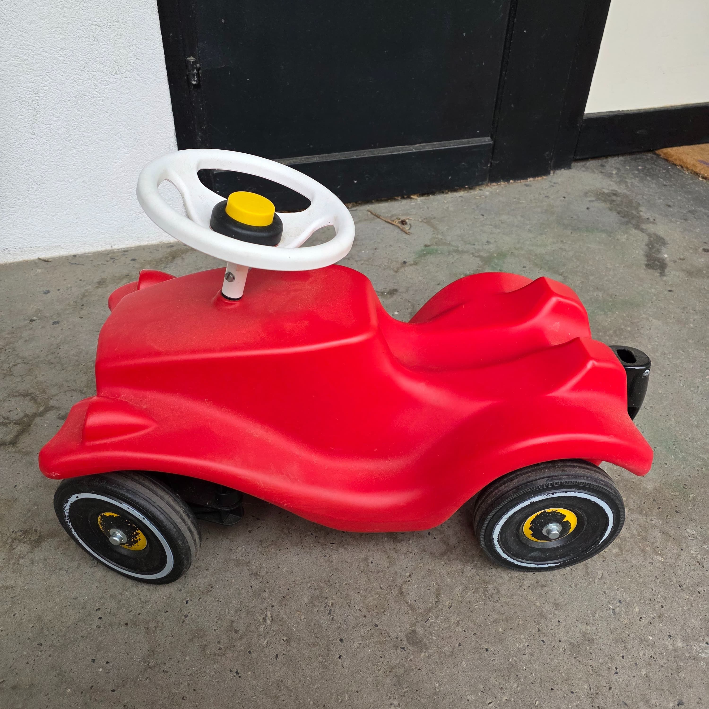 Coche Bobby - 2