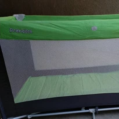 Prenatal travel cot