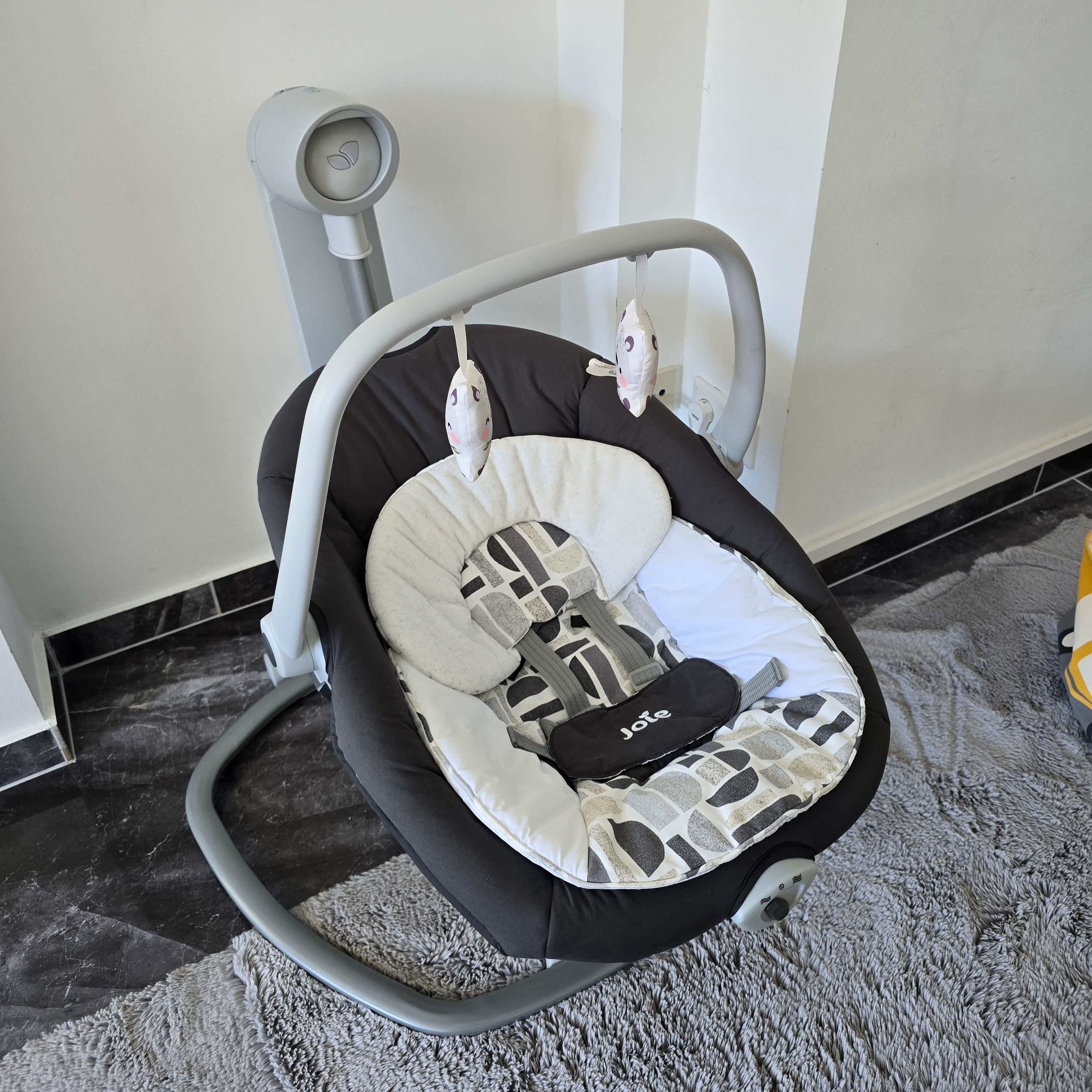 Elektrische Babywippe mit Schaukelfunktion - 2
