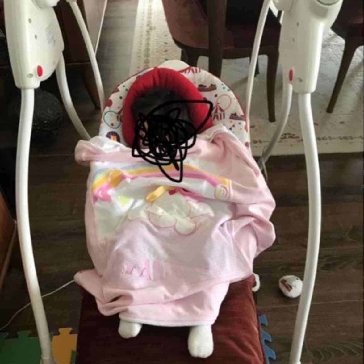 Graco rocking baby swing - 2