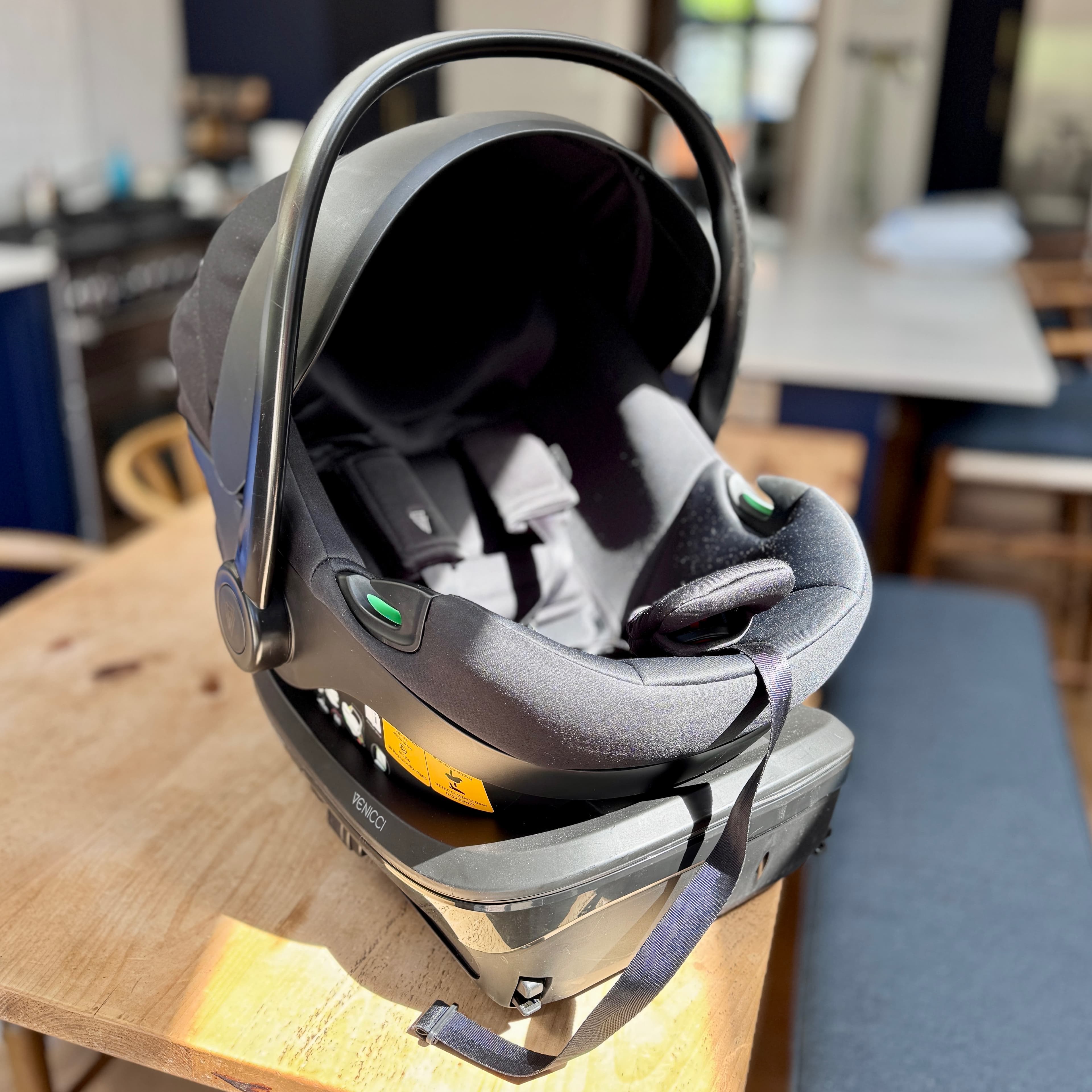 Venici Engo i-Size Newborn Car Seat and ISOFIX Base - 6