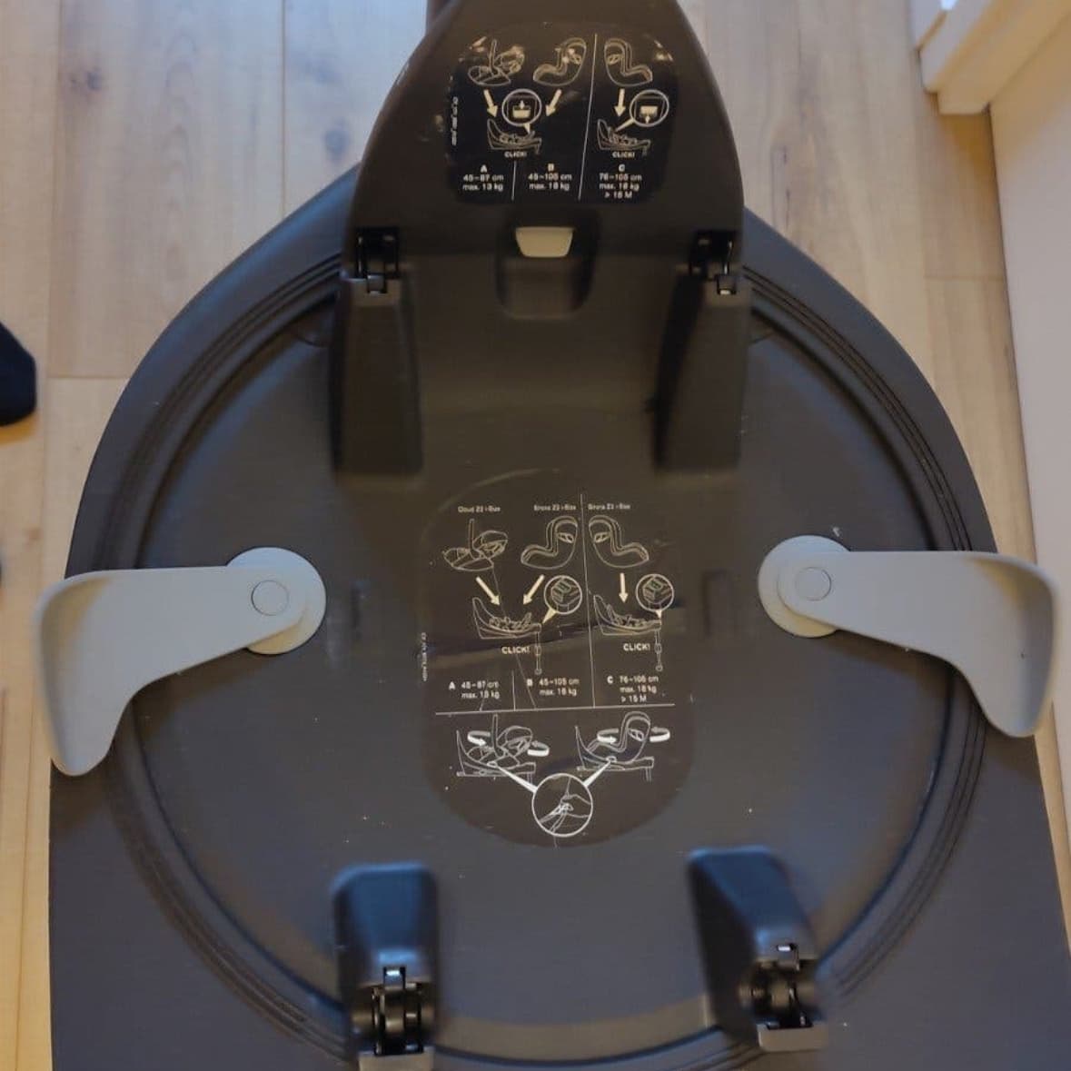 Cybex Cloud Z2 Car Seat with base - 5