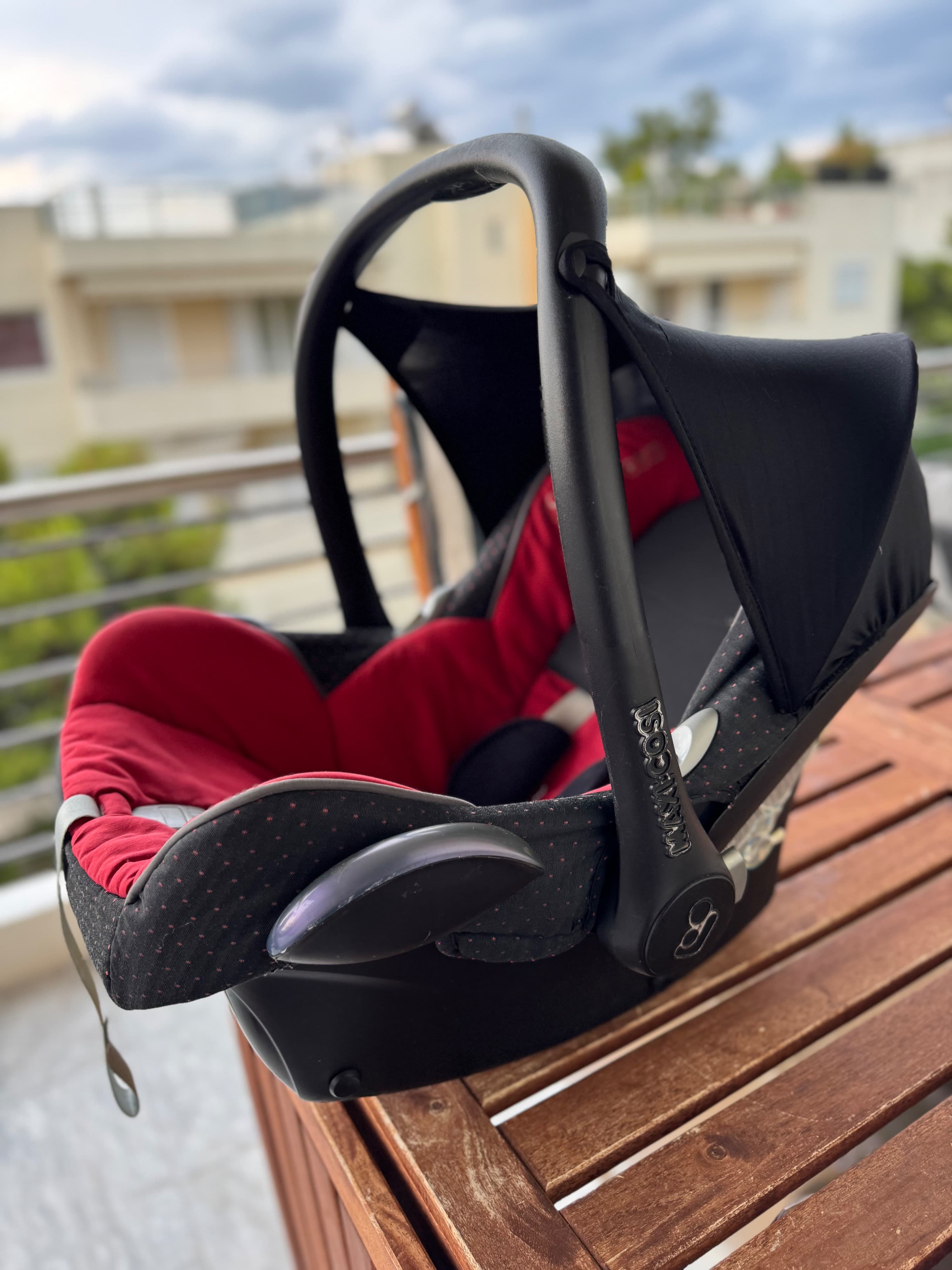 Maxi Cosi Car Seat - 2