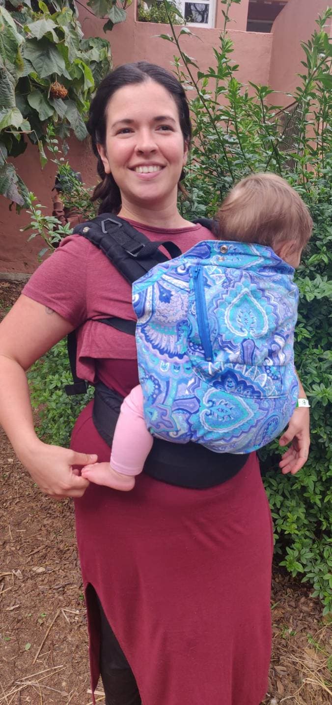 Ergonomic baby carrier - 2