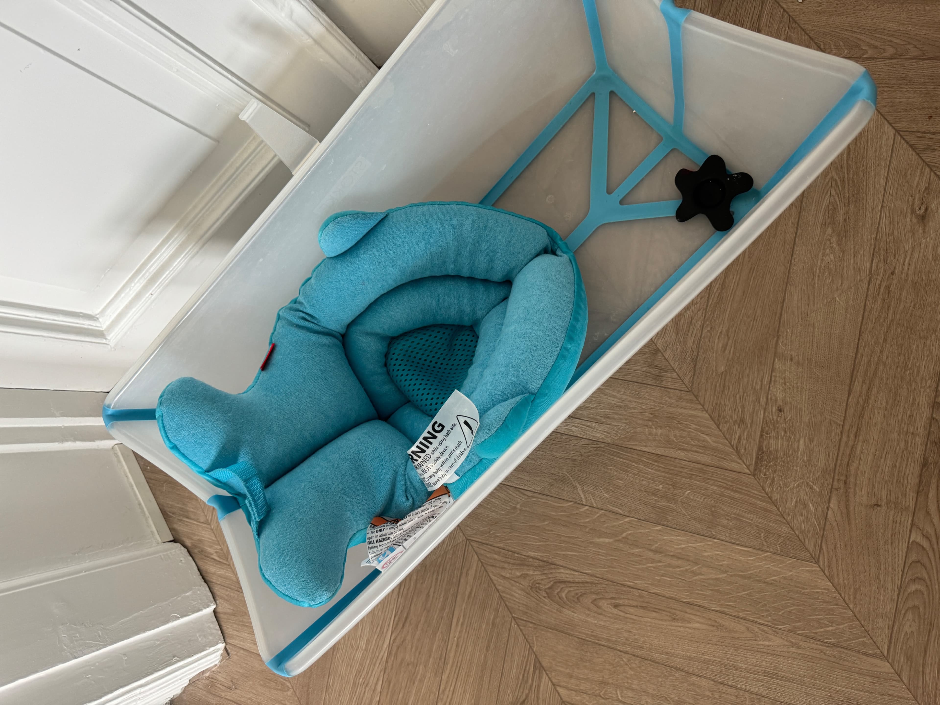 Stokke Flexi Bath Foldable Baby Bathtub + Skip Hop Moby bath support - 2